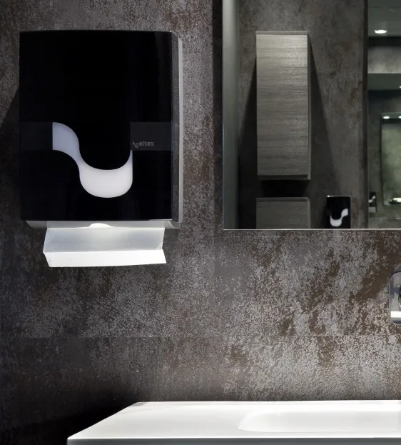 megamini-black-folded-hand-towel-slim