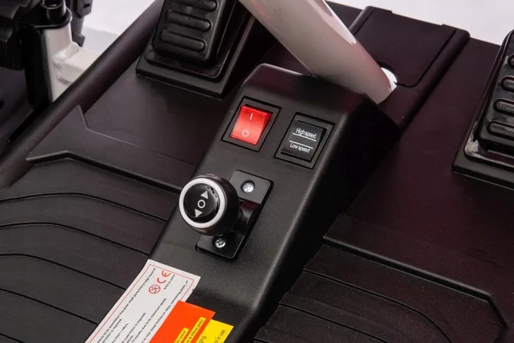 samochod-lean-toys-rozowy-waga-z-opakowaniem-32-kg-kolor-rozowy