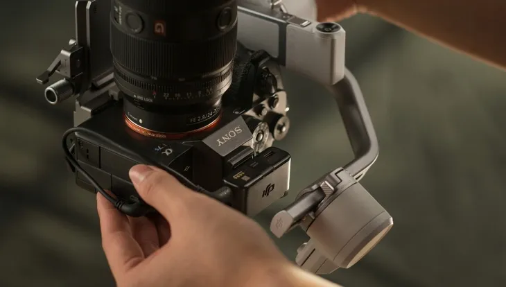 stabilizator-dji-rs-4-mini-waga-produktu-0-89-kg