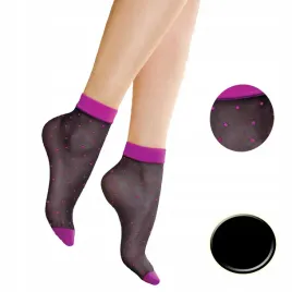 skarpetki-damskie-lores-kolor-czarny-w-rozowe-kropki-pois-fuxia
