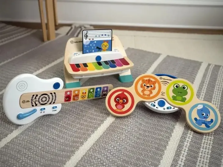 gitara-baby-einstein-12396-12-m-material-drewno-plastik