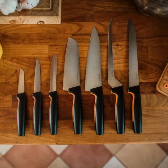 noz-do-chleba-1057538-fiskars-marka-fiskars