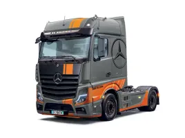 mercedes-benz-actros-mp4-big-space-grand-prix-edition-model-3968-italeri