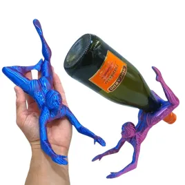 stojak-na-wino-kobieca-figurka-prezent