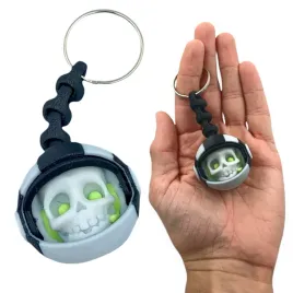 unikatowy-brelok-szkielet-astronauty-zamykany-kask