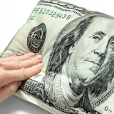 poduszka-100-usd-okazja-urodziny