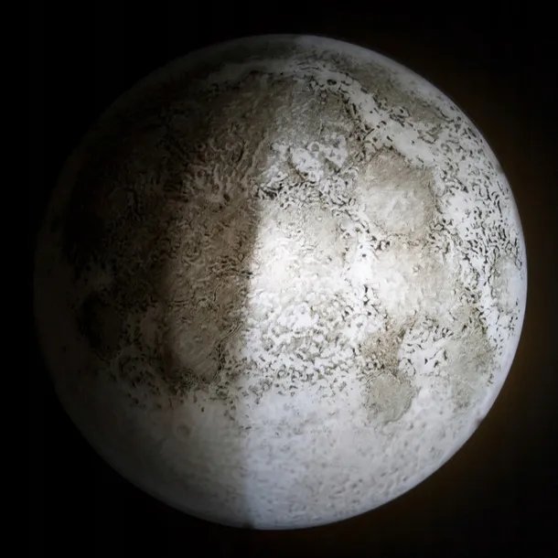 lampka-ksiezyc-waga-z-opakowaniem-0-75-kg