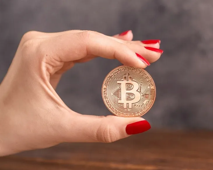 bitcoin-btc-w-kapslu-moneta-kolekcjonerska-okazja-dzien-ojca