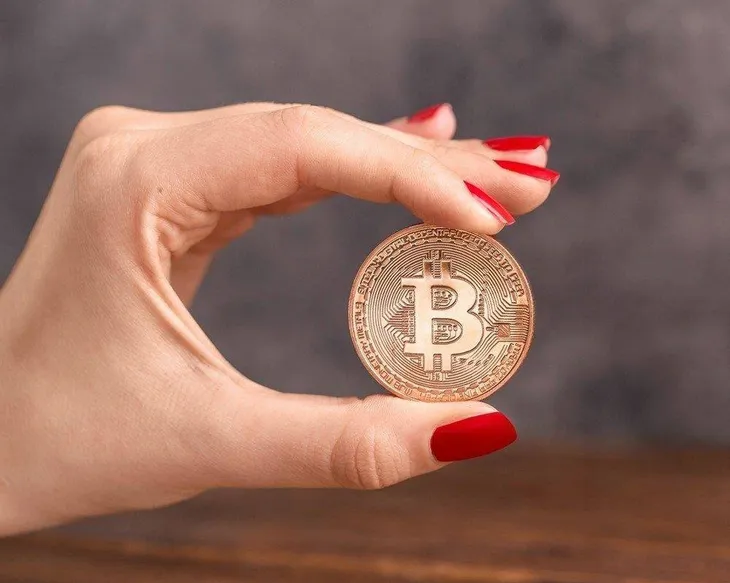 bitcoin-btc-w-kapslu-moneta-kolekcjonerska-marka-gadget-master
