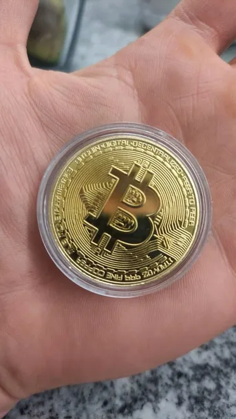 bitcoin-btc-w-kapslu-moneta-kolekcjonerska-stan-nowy-informacje-dodatkowe-z-grawerem
