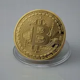bitcoin-btc-w-kapslu-moneta-kolekcjonerska-stan-nowy-waga-z-opakowaniem-0-15-kg
