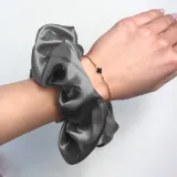 gumka-do-wlosow-scrunchie-grafit-stan-nowy