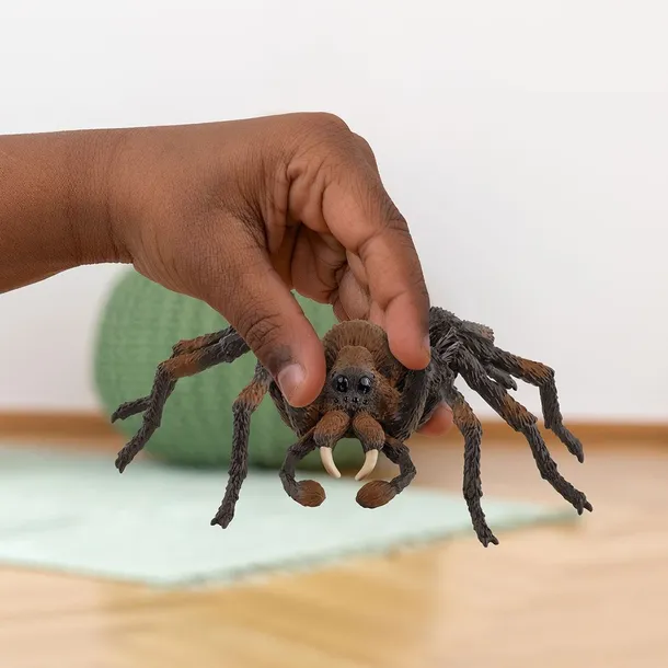 aragog-wizarding-world-material-plastik