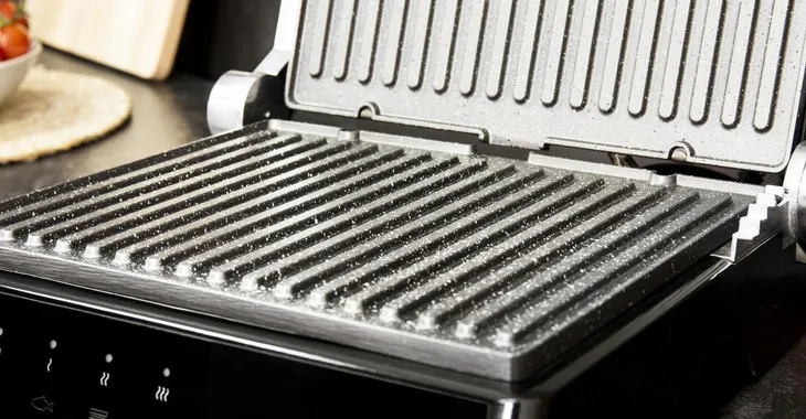 grill-elektryczny-cecotec-rock-ngrill-smart-komunikacja-lampka-kontrolna-wskaznik-gotowosci-do-pracy-wskaznik-pracy-wskaznik-temperatury-wskaznik-zasilania-wyswietlacz