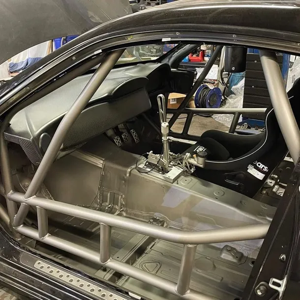 3-x-farba-w-sprayu-stalowo-szara-poliuretanowa-antykorozyjna-steel-it1002d-numer-katalogowy-producenta-fgae1002d