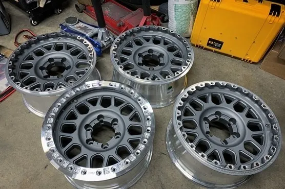 3-x-farba-w-sprayu-stalowo-szara-poliuretanowa-antykorozyjna-steel-it1002d-marka-inny-numer-katalogowy-producenta-fgae1002d