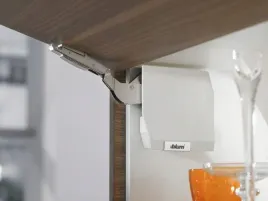 blum-podnosnik-aventos-hk-s-biale-zaslepki-komplet