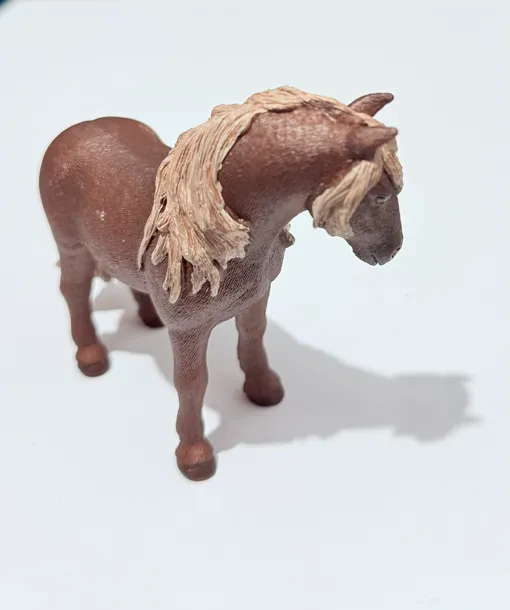 schleich-island-pony-42363-tematyka-motyw-zwierzeta