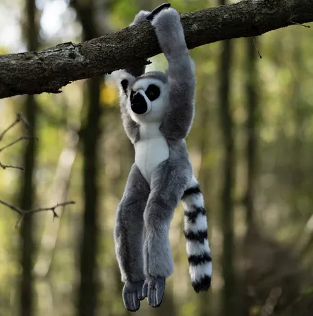 pluszowy-lemur-na-rzepy-material-tkanina