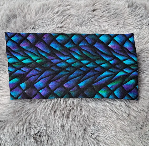 opaska-niebieski-smok-wzor-dominujacy-napisy