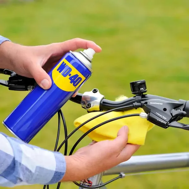 odrdzewiacz-wd-40-aplikator-250ml-marka-wd-40