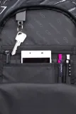 plecak-mlodziezowy-coolpack-drafter-3-blackboard-cechy-dodatkowe-elementy-odblaskowe-kieszen-na-laptopa-lub-tablet-kieszen-na-napoje-regulowany-pasek-usztywniane-dno-usztywniane-plecy
