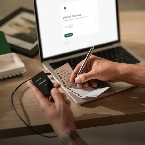 portfel-kryptowalut-trezor-safe-3-stellar-silver-producent-trezor-stan-nowy