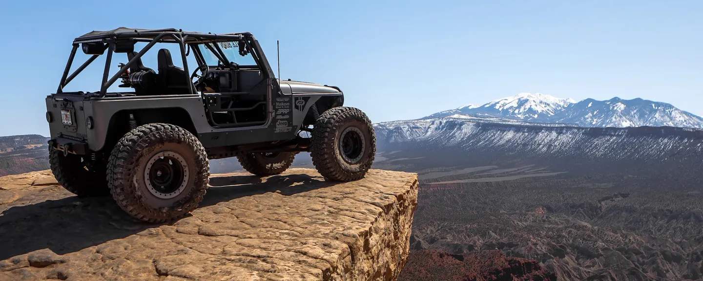 JEEP pomalowany farbami STEEL-IT 1002