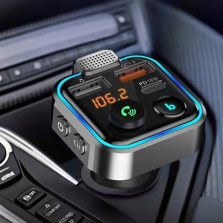 transmiter-samochodowy-transmiter-bluetooth-fm-ladowarka-3xusb-adapter