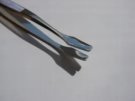 pinceta-peseta-filatelistyczna-12-cm-lopatka-zakrzywiona