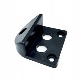 stoper-ogranicznik-do-bramy-dwuskrzydlowej-gumowy-150x130x65-odboj-czarny