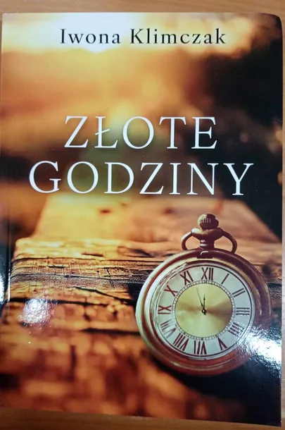 zlote-godziny-tytul-zlote-godziny