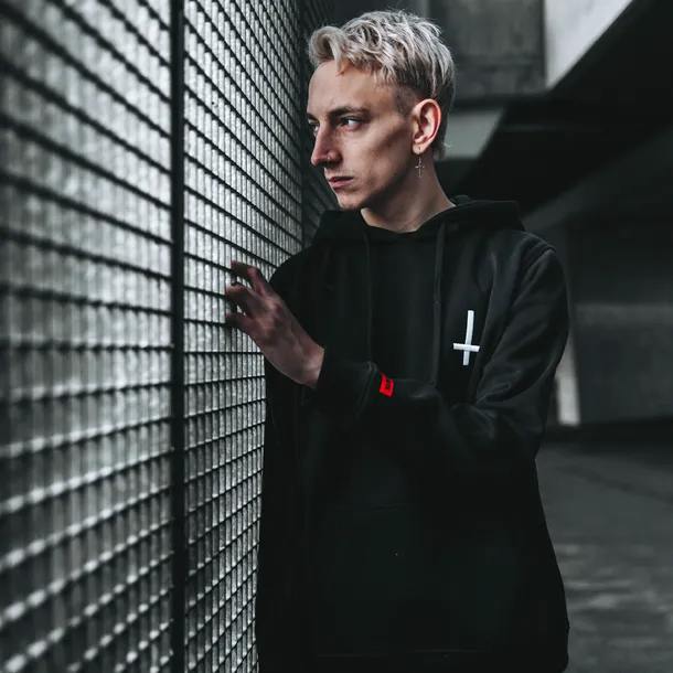 bluza-holy-blvk-inverted-cross-stan-nowy