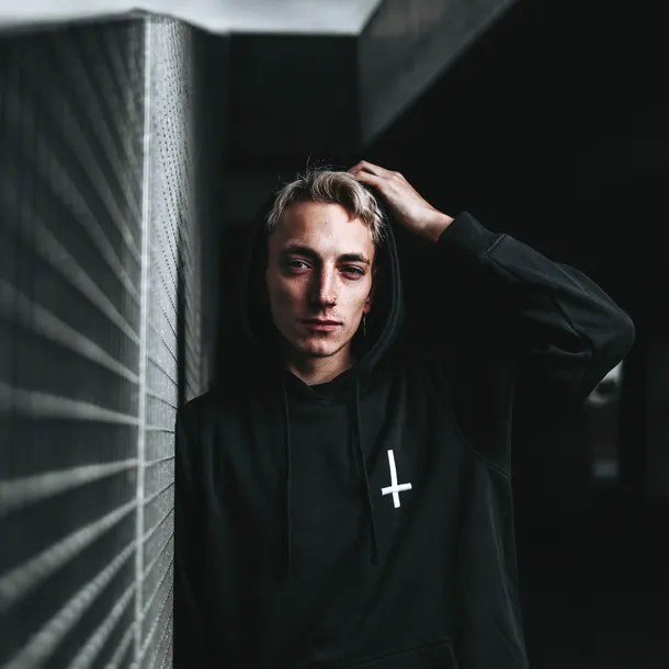 bluza-holy-blvk-inverted-cross-marka-heroes-inc