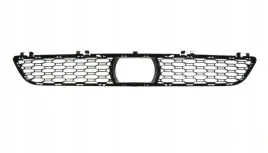kratka-srodkowa-w-zderzak-bmw-5-g30-17-20-m-pakiet-z-aktywnym-tempomatem