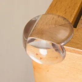 zabezpieczenie-oslona-naroznikow-mebli-blatu