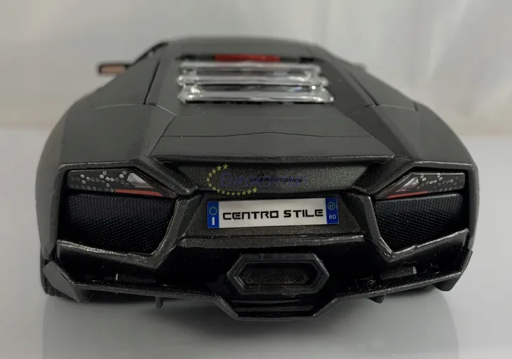 bburago-model-lamborghini-reventon-1-24-waga-z-opakowaniem-0-15-kg