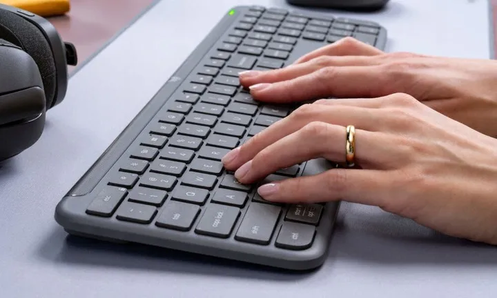 klawiatura-logitech-k950-grafitowy-stan-nowy