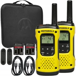 2x-motorola-t92-h2o-wodoodporne-krotkofalowki-zasieg-do-10km-futeral