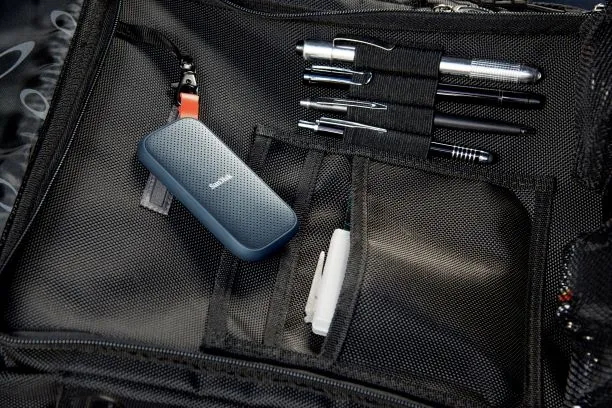 dysk-przenosny-sandisk-portable-ssd-2tb