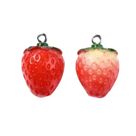 zaa01-zawieszka-z-zywicy-owoc-truskawka-zywica-24x16mm