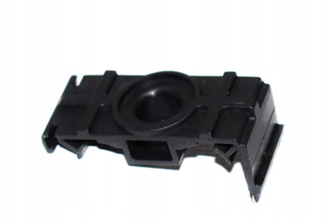 uchwyt-przewodu-olejowego-bmw-e30-e31-e32-e34-e36-e38-e39-e46-e52-e53-e65