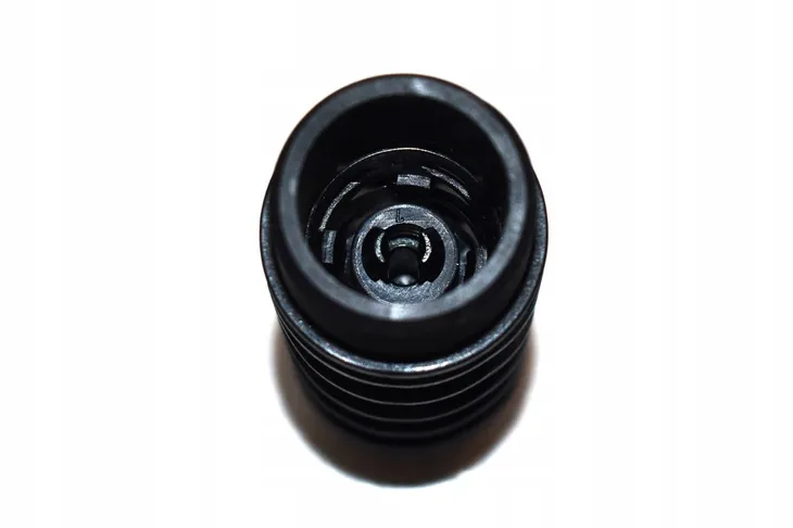 wspornik-filtra-oleju-bmw-e60-e61-e63-e64-e65-e66-producent-czesci-bmw-oe