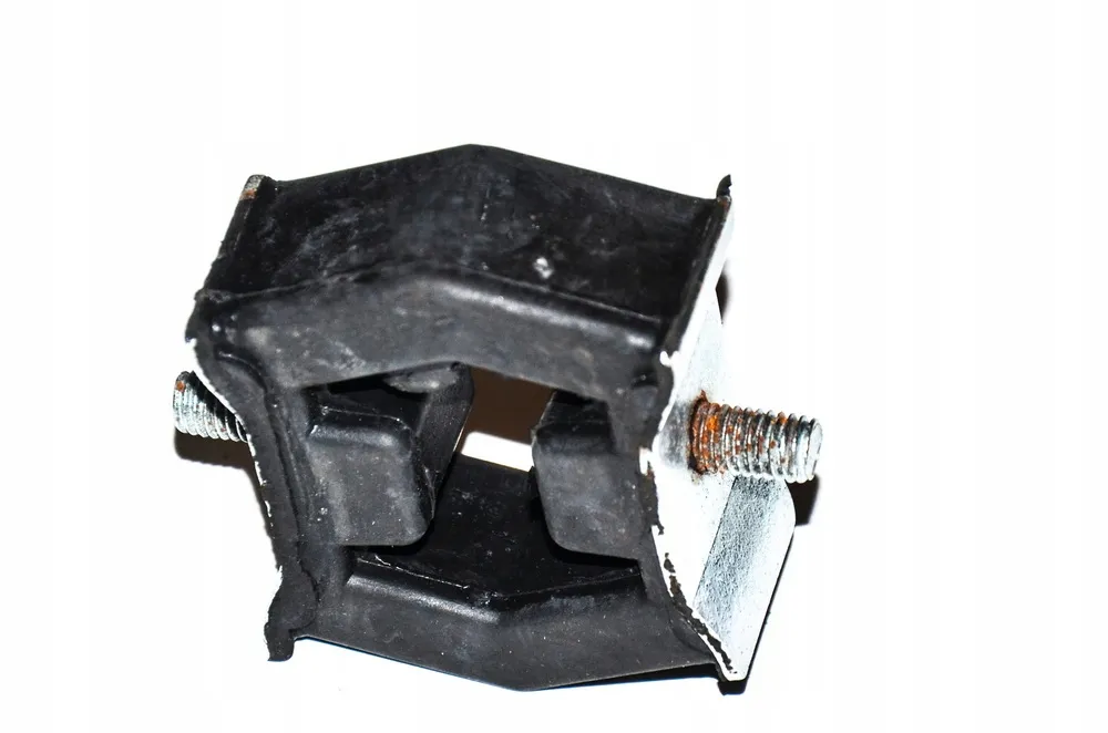 uchwyt-tlumika-bmw-e39-e60-e61-520d-525d-530d