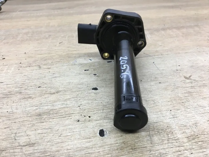czujnik-poziomu-oleju-bmw-e60-e61-e70-x5-e71-x6-stan-nowy-numer-katalogowy-oryginalu-7567722-7543091-7548062-12617567722-12617543091-12617548062-czujniki-czujnika-poziom-olejowego-e60n-e61n-e70n-e71-e83n-e90n-e91n-e92-e92n-e93-e93n-f01-f01n-f02-f02n-f06-f06-f07-f07n-f10n-f11n-f12-f12n-f13-f13n-f15-f16-f25-f26