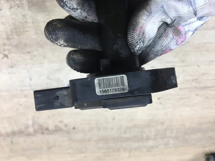 czujnik-poziomu-oleju-bmw-e60-e61-e70-x5-e71-x6-producent-czesci-bmw-oryginalne-oe-stan-nowy