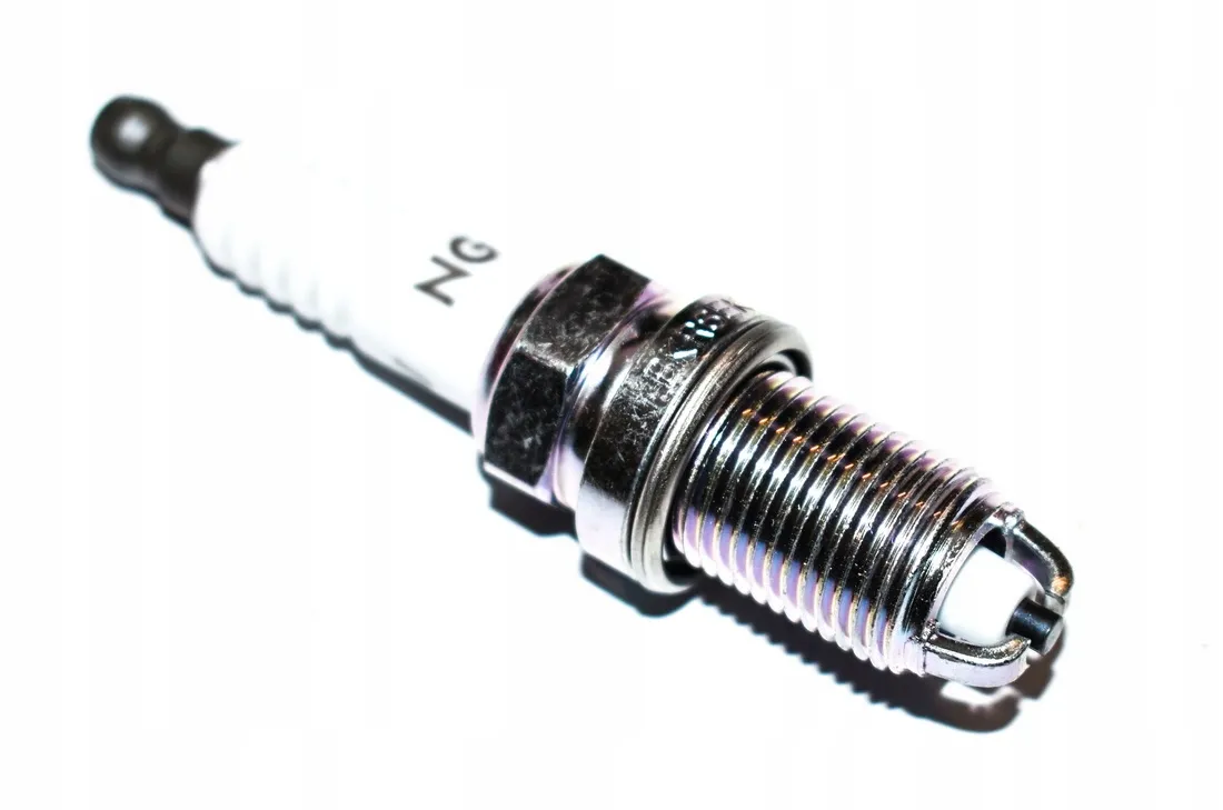 swieca-zaplonowa-bmw-e36-e34-e39-e38-520-523-528-stan-nowy