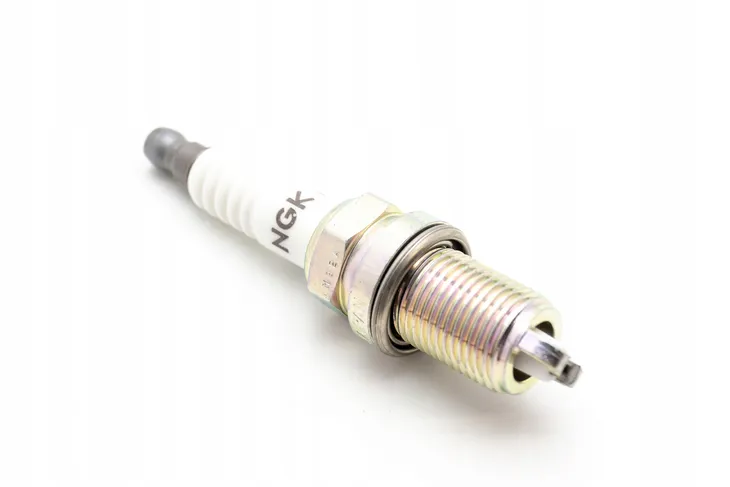 swieca-zaplonowa-bmw-e36-e34-e39-e38-520-523-528-liczba-sztuk-w-ofercie-1