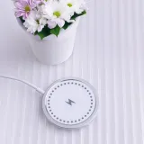 ladowarka-indukcyjna-qi-15w-do-iphone-8-zlacza-apple-lightning