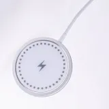 ladowarka-indukcyjna-qi-15w-do-iphone-8-dlugosc-przewodu-1-m